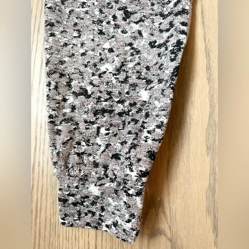 Athleta Salutation Textured Jogger Speckled Print Wide Compression Waistband